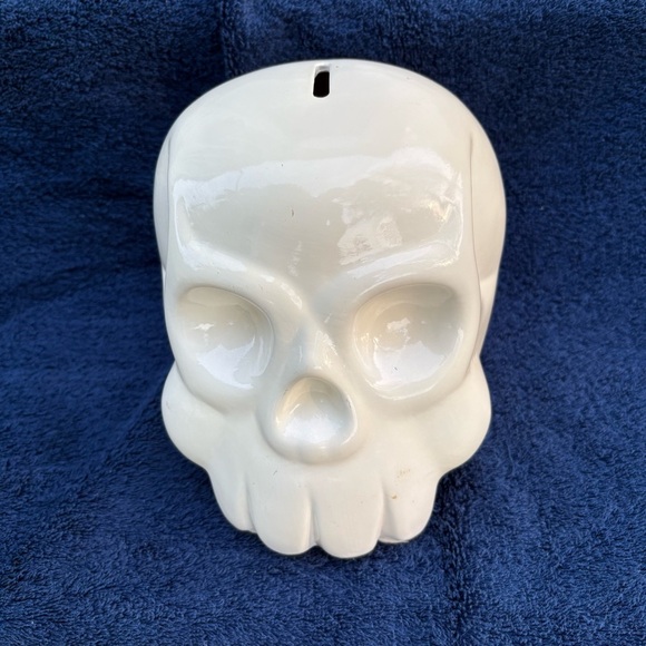 Shaun White Ceramic Skull Coin Bank Target Exclusive Snowboarding Skateboarding - Picture 1 of 10